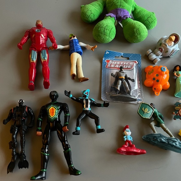 GUC Assorted Kids Toy Figures (Marvel + More) - Picture 3 of 3